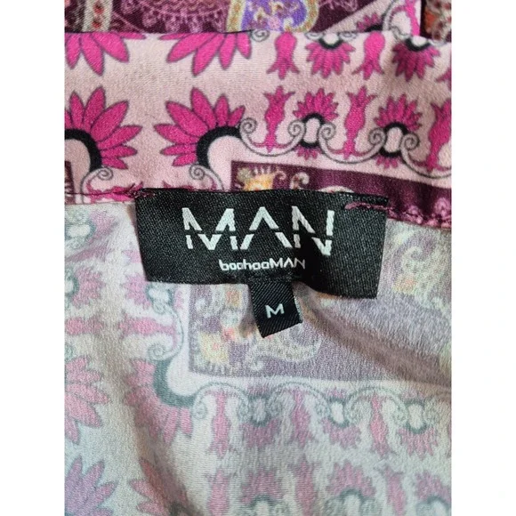 BooHoo Man Mens Short Sleeve Button-Up Shirt M Pink Burgundy Paisley Geometric - Picture 3 of 3